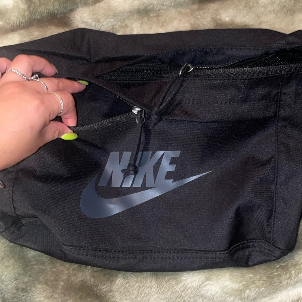 Nike Tech Hip Pack (10L)